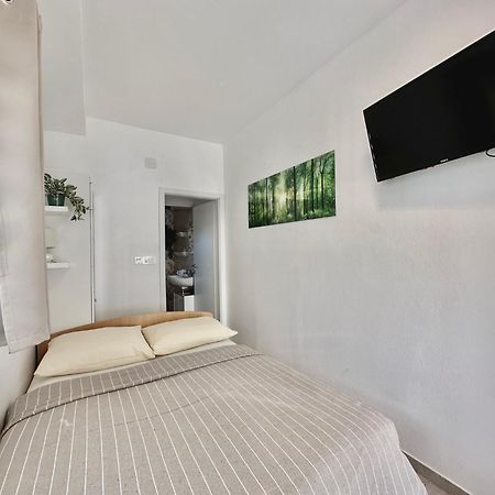 Apartments Hajl Krk Town Extérieur photo