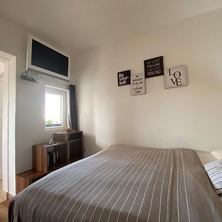 Apartments Hajl Krk Town Extérieur photo