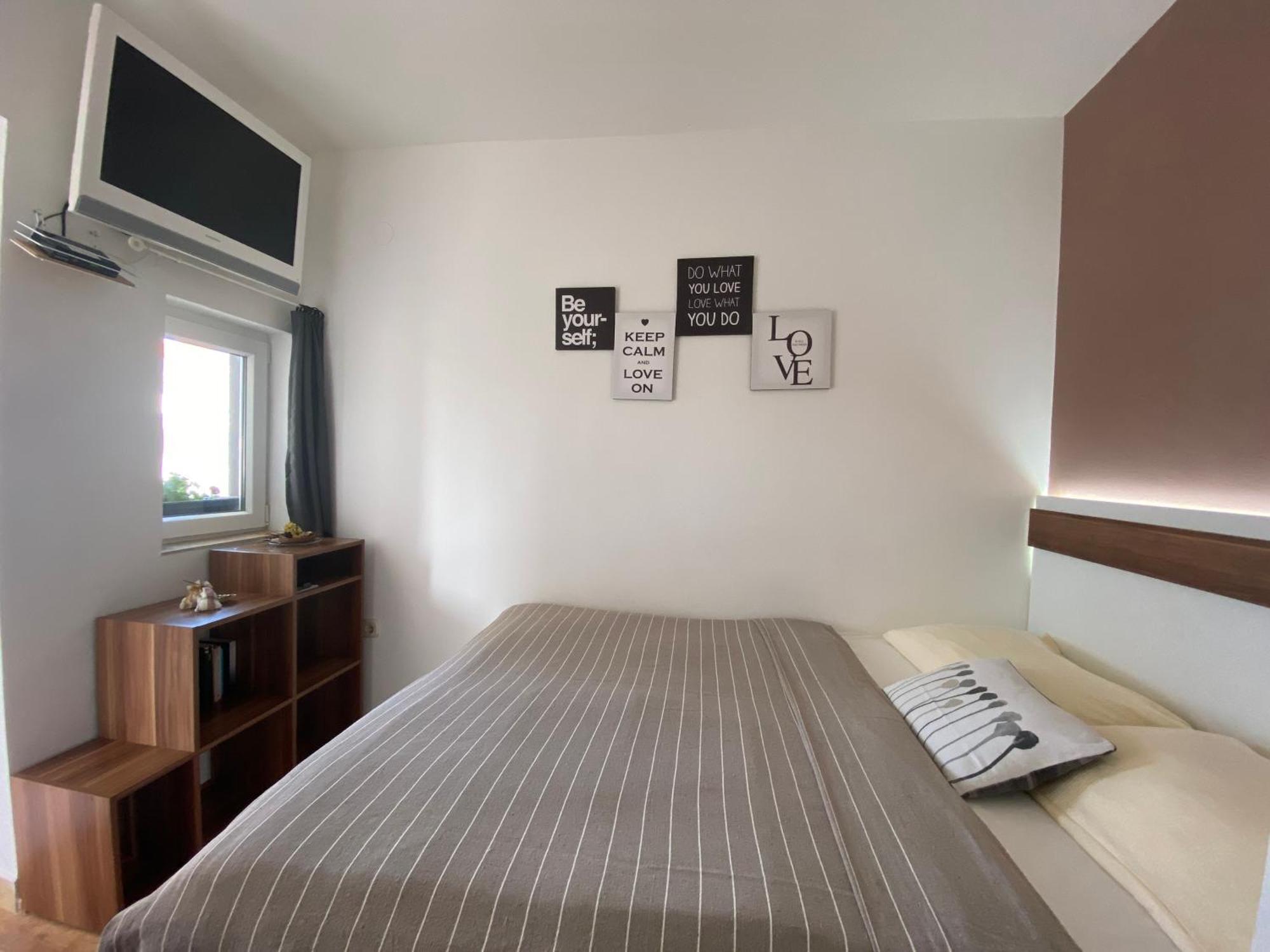 Apartments Hajl Krk Town Extérieur photo