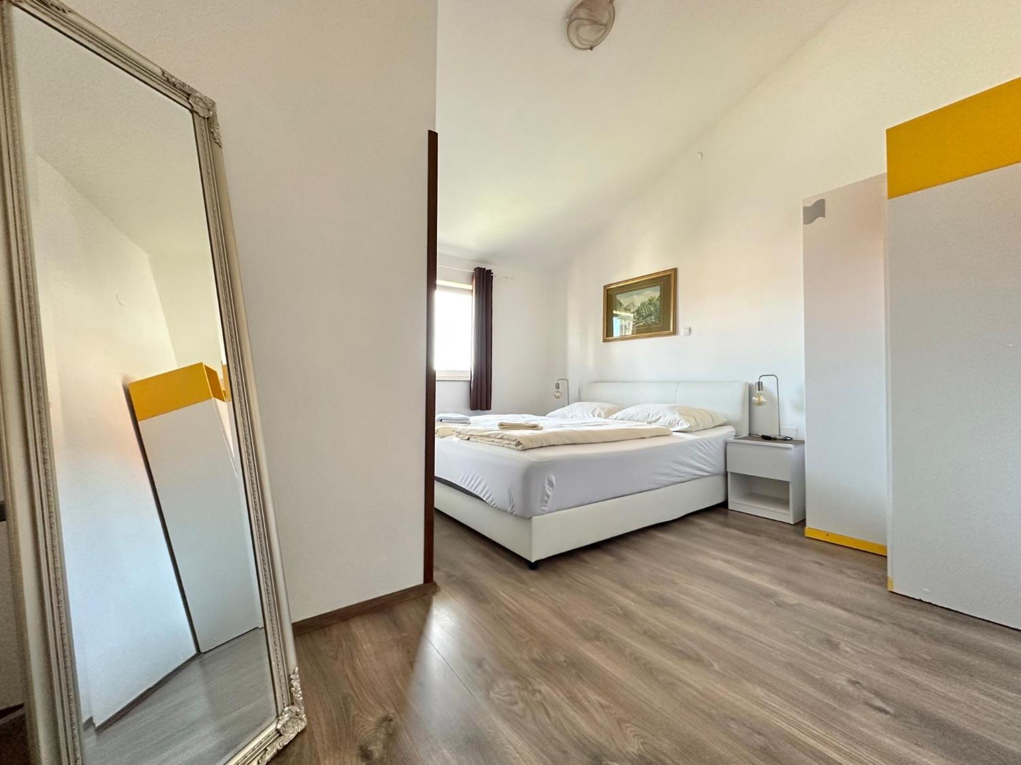 Apartments Hajl Krk Town Extérieur photo