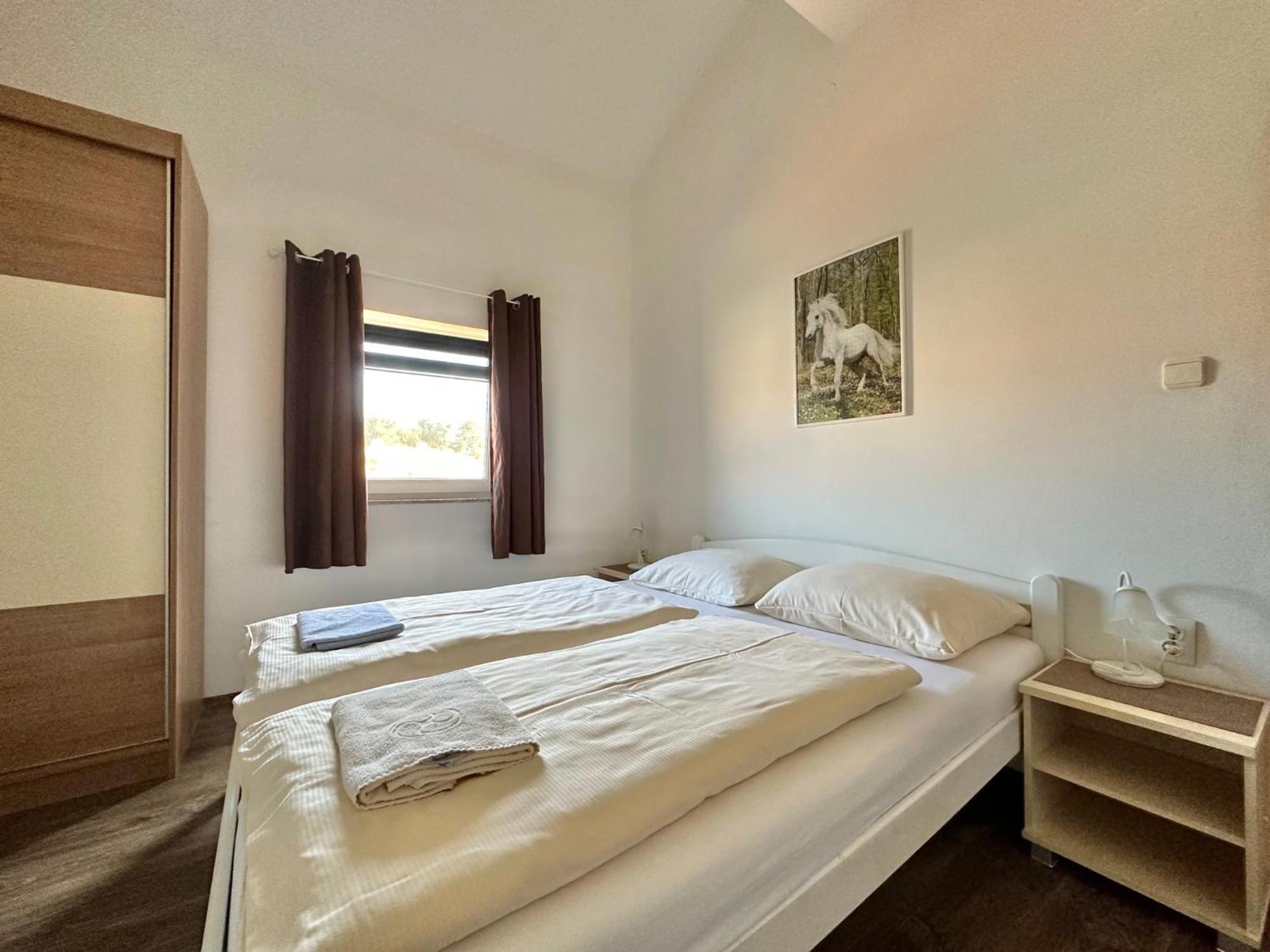 Apartments Hajl Krk Town Extérieur photo